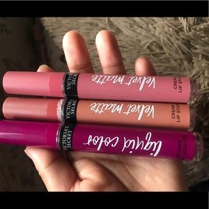 ❗️Sold❗️Victoria’s secret Matt lipsticks